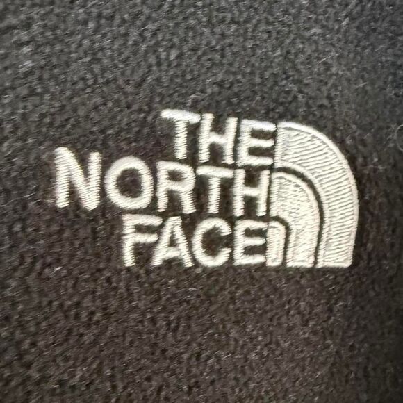 The North Face Sz L Men’s Black Fleece Jacket with Hinton Farms Patch - Picture 5 of 7